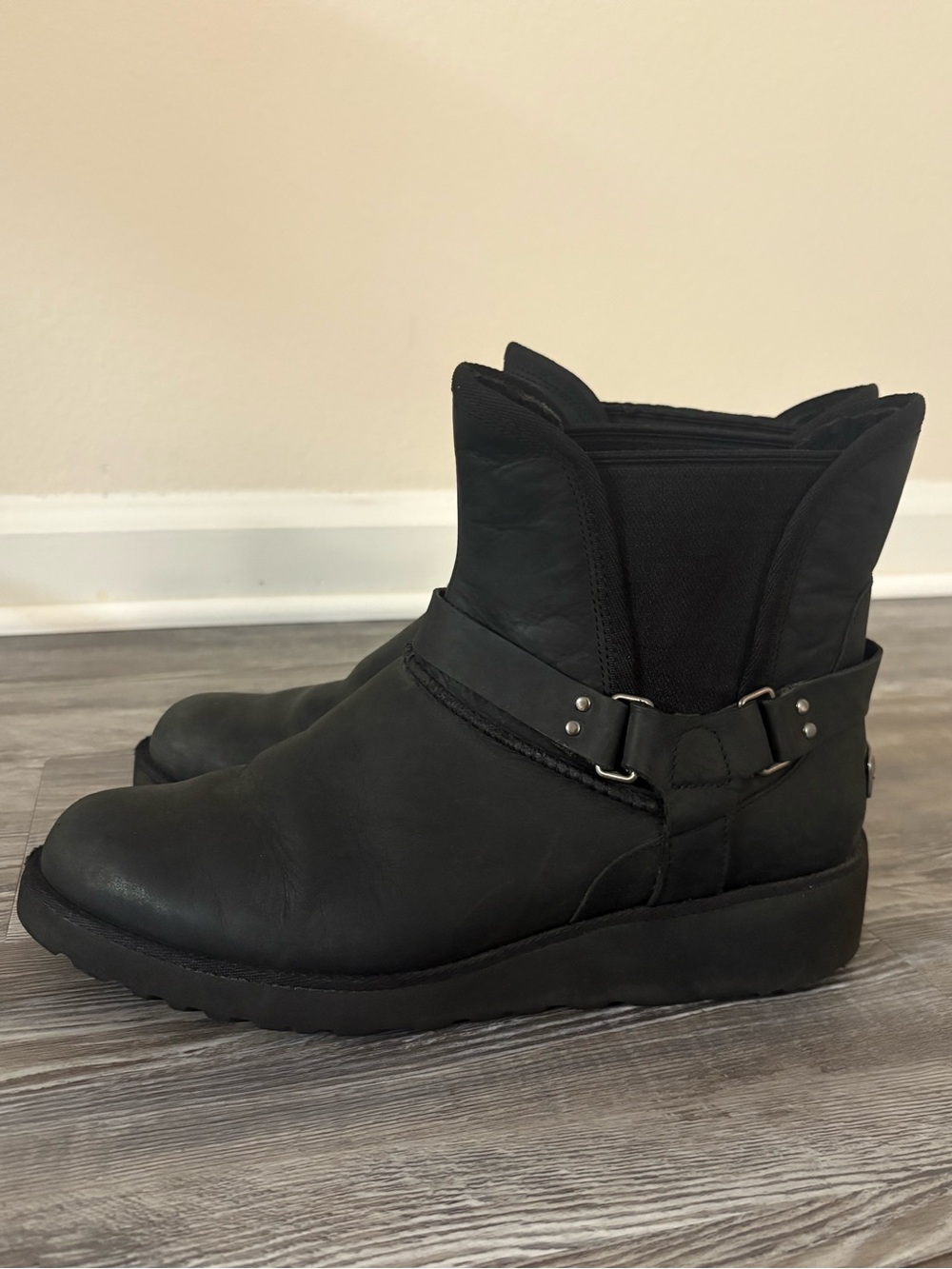 UGG Black Leather Harness Ankle Boots Women’s 10 Shearling Lined Moto Biker